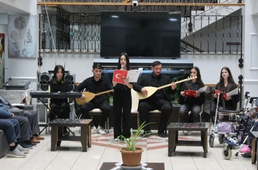 Milli ruh okul duvarlarını aşıp g&ouml;n&uuml;llere dokunuyor
