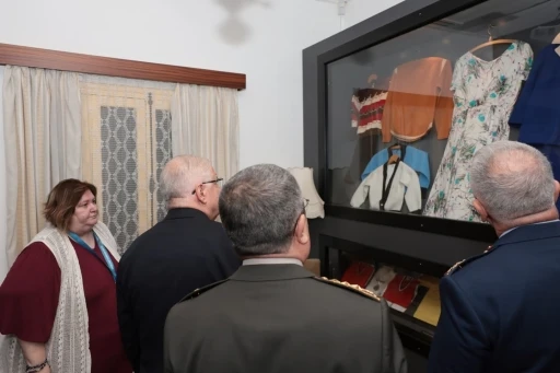 Milli Savunma Bakanı G&uuml;ler, Barbarlık M&uuml;zesi&rsquo;ni ziyaret etti
