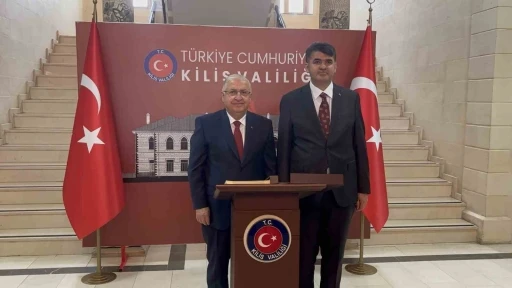 Milli Savunma Bakanı Yaşar G&uuml;ler sınırın sıfır noktasında

