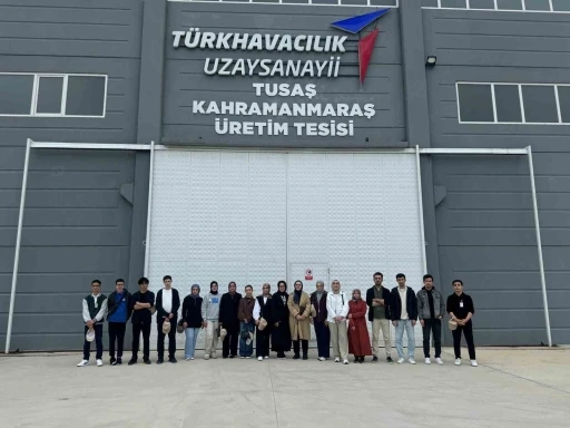 Milli teknoloji hamlesi gen&ccedil;lere yerinde anlatıldı
