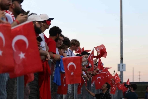 Millilere, Arizona&rsquo;da yoğun ilgi
