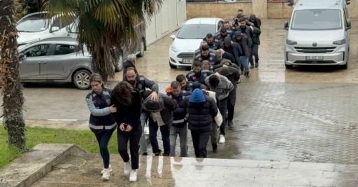 50 Milyon TL'lik Oto Change Vurgunu: 13 Ş&uuml;pheli Adliyede