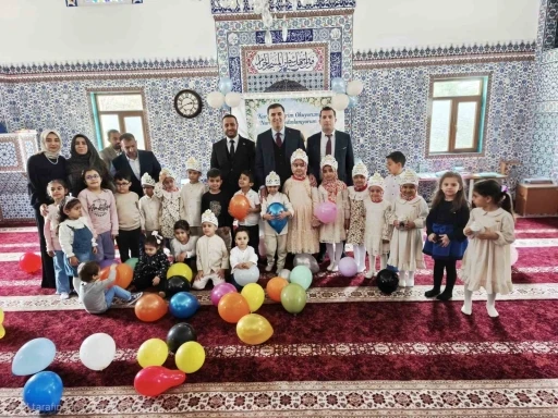 Minik &ccedil;ocukların Kur&rsquo;an okumaya ge&ccedil;işleri ş&ouml;len tadında kutlandı
