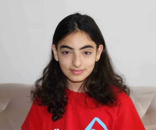 Minik Elif&rsquo;in b&uuml;y&uuml;k zaferi: L&ouml;semiyi yendi, hayallerine sarıldı
