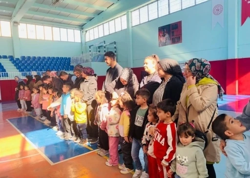 Minik öğrencilere trafik eğitimi
