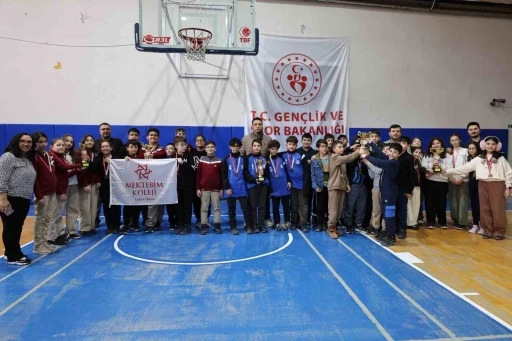 Minik satran&ccedil;&ccedil;ılar Bilecik&rsquo;te derece i&ccedil;in hamle yaptı
