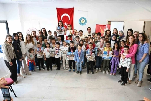 Minik satran&ccedil;&ccedil;ılar Manisa&rsquo;da yarıştı
