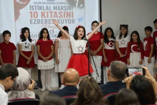 Minik Tuna&rsquo;nın bayrak m&uuml;cadelesine babasından duygusal dokunuş
