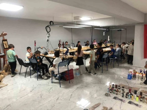 Minik ziyaretçilerden Ahmet Uluçay Müzesi’ne ilgi
