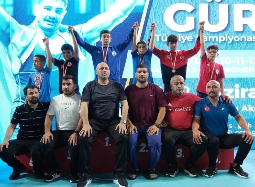 Minikler Güreş Şampiyonası’nda Kartepe’den 5 sporcu dereceye girdi
