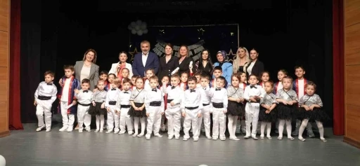 Minikler yetenekleri ile parmak ısırttı
