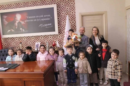 Miniklerden Tıp Bayramı&rsquo;nda anlamlı buluşma
