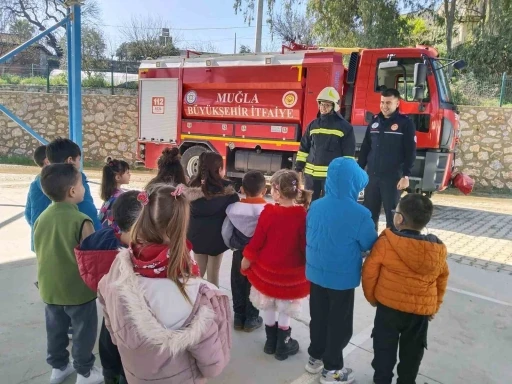 Miniklere yangın g&uuml;venliği eğitimi
