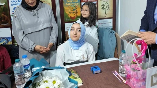 &lsquo;Miray kuş&rsquo; imza g&uuml;n&uuml;nde
