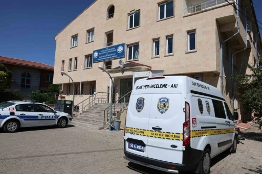 Misafirliğe giden ailenin evdeki altınları &ccedil;alındı
