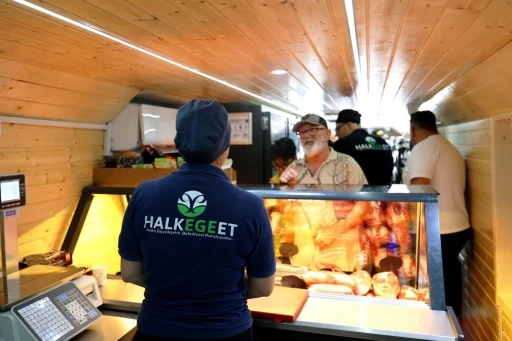 Mobil Halk Ege Et Akb&uuml;k&rsquo;te vatandaşlardan yoğun ilgi g&ouml;rd&uuml;
