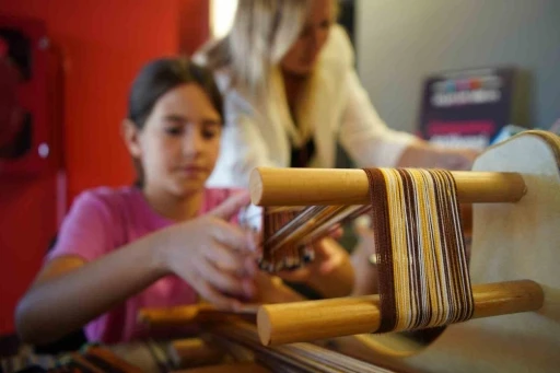 Modern yaşamın stresine geleneksel terapi: &Ccedil;arpana ve kilim dokuma

