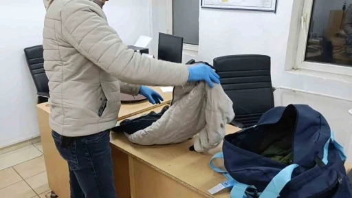 Montların astarından uyuşturucu hap çıktı
