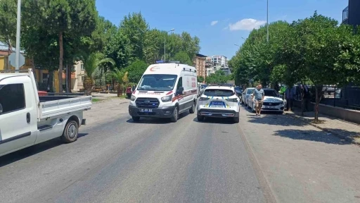 Motosiklet ile kamyonet &ccedil;arpıştı: 2 yaralı

