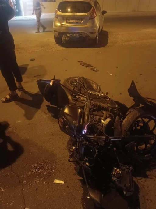Motosiklet ile otomobil çarpıştı: 1 yaralı
