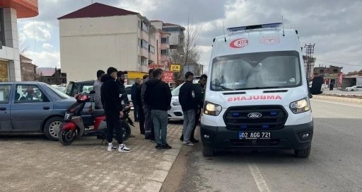 Motosiklet ile otomobil &ccedil;arpıştı: 1 yaralı
