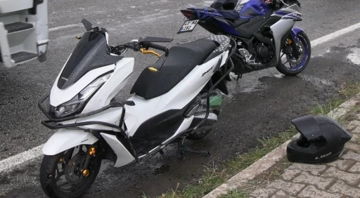 Motosiklet ile otomobil çarpıştı: 1 yaralı
