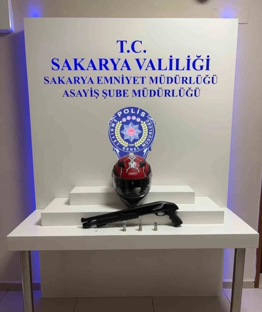 Motosiklet kaskıyla geldi, tüfekle 2 kişiyi yaraladı: 3 gözaltı
