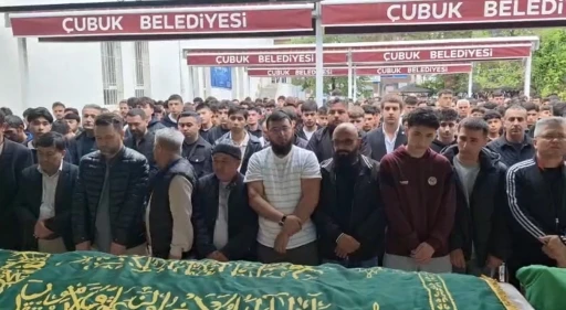 Motosiklet kazasında hayatını kaybeden gen&ccedil; futbolcu son yolculuğuna uğurlandı
