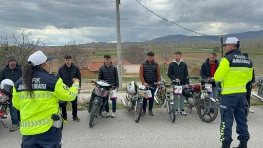 Motosiklet sürücülerine jandarmadan ‘1 kural bir ömür’ eğitimi
