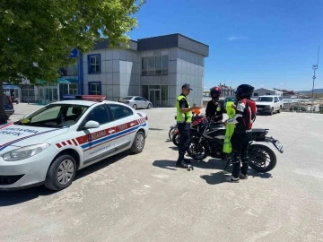 Motosiklet sürücülerine yönelik jandarmadan trafik eğitimi
