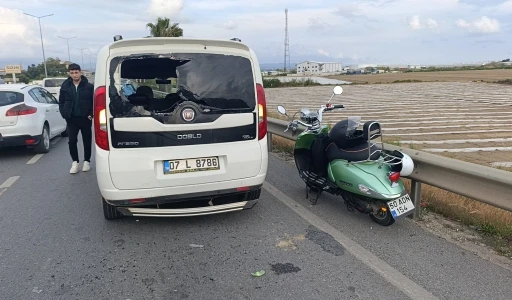 Motosiklet sürücüsünü başındaki kask kurtardı
