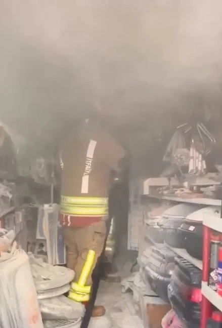 Motosiklet tamirhanesinde &ccedil;ıkan yangın s&ouml;nd&uuml;r&uuml;ld&uuml;
