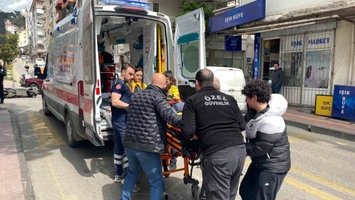 Motosiklet ve otomobil &ccedil;arpıştı: 1 yaralı
