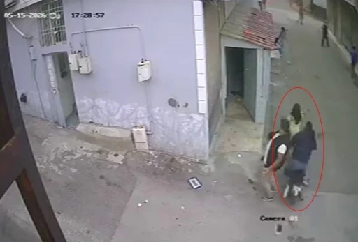 Motosikletin &ccedil;arptığı kız &ccedil;ocuğu ağır yaralandı
