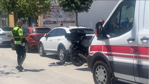 Motosikletin &ccedil;arptığı yaya yaralandı
