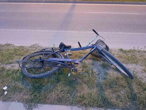 Motosikletle bisikletin &ccedil;arpıştığı kazada 2 kişi yaralandı
