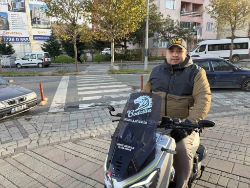 Motosikletli, viral olan yol verme anını anlattı
