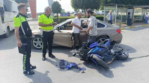 Motosikletliye takla attıran kaza kamerada
