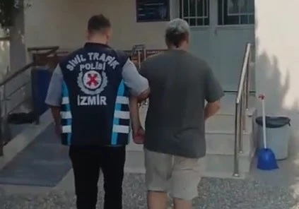 Motosikletliyi darbeden trafik magandası yakalandı, ceza yağdı
