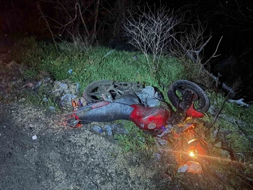 Motosikletten d&uuml;şen gen&ccedil; ağır yaralandı
