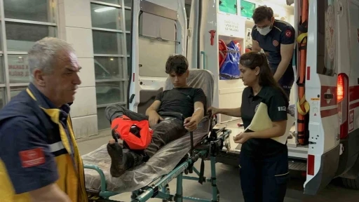 Motosikletten düşen genç yaralandı
