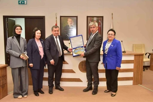 İKİ ÜNİVERSİTE ARASINDAKİ AKADEMİK BAĞLAR GÜÇLENİYOR
