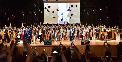 MSK&Uuml; Turizm Fak&uuml;ltesi mezunlarını sekt&ouml;re uğurladı
