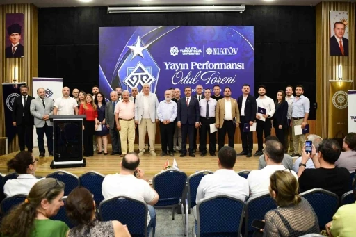 MT&Uuml;&rsquo;de akademik kurul toplandı, başarılı akademisyenler &ouml;d&uuml;llendirildi
