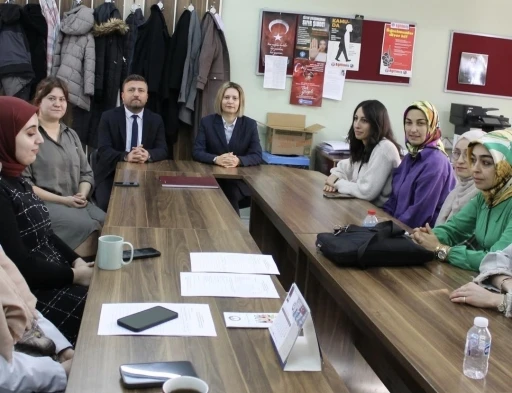 M&uuml;d&uuml;r Tuba Sinan: "Meslek liseleri, nitelikli iş g&uuml;c&uuml;n&uuml;n yetişmesinde kilit rol oynuyor"
