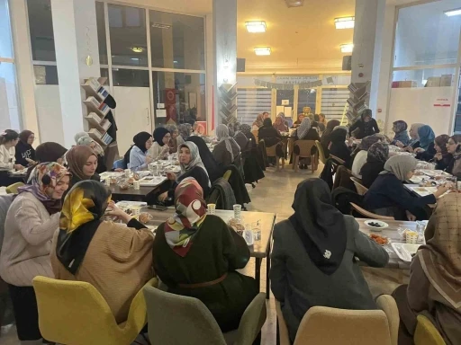 M&uuml;ft&uuml;l&uuml;k personelleri &uuml;niversite &ouml;ğrencileriyle iftarda buluştu
