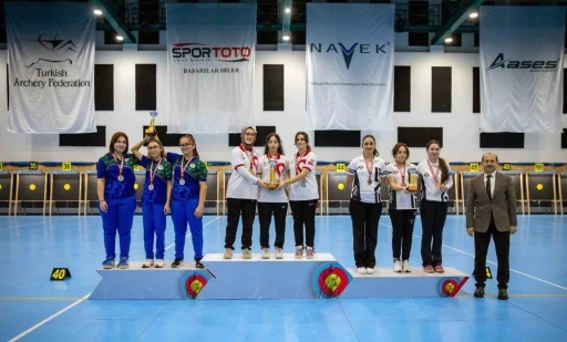 Muğla B&uuml;y&uuml;kşehir ok&ccedil;ularından kış kupasında iki G&uuml;m&uuml;ş madalya
