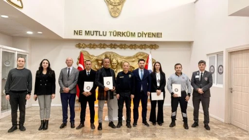 Muğla&rsquo;da başarılı &ccedil;alışmalarıyla &ouml;ne &ccedil;ıkan &ouml;zel g&uuml;venlik g&ouml;revlilerine teşekk&uuml;r belgesi