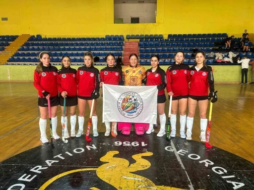 Muğla&rsquo;da hokey sınırları aşıyor
