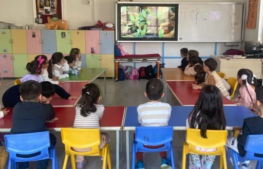 Muğla&rsquo;da minik kalplere orman sevgisi aşılanıyor